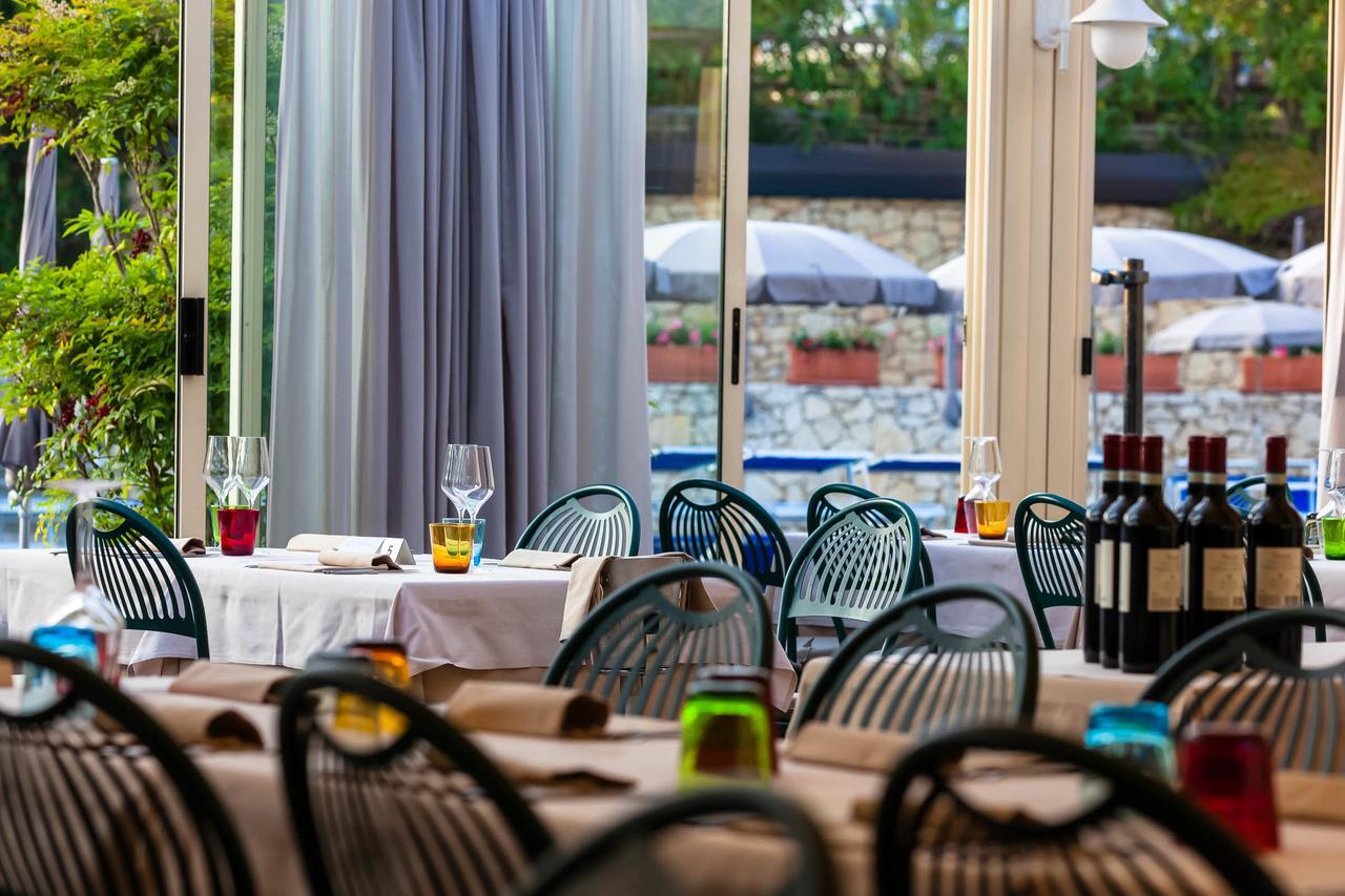 Le Torri Del Garda Familyspa Resort Тори дел Бенако Екстериор снимка