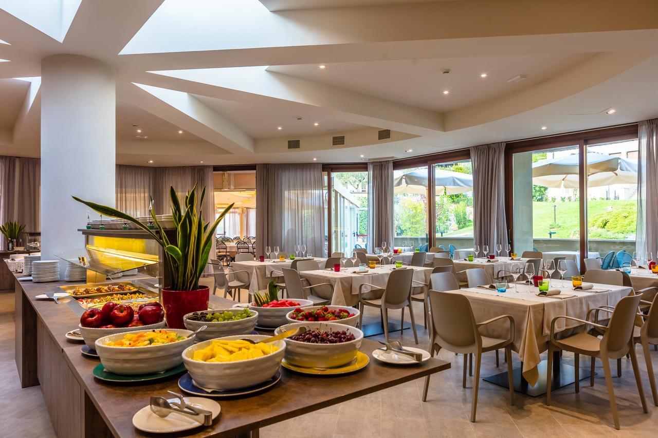 Le Torri Del Garda Familyspa Resort Тори дел Бенако Екстериор снимка