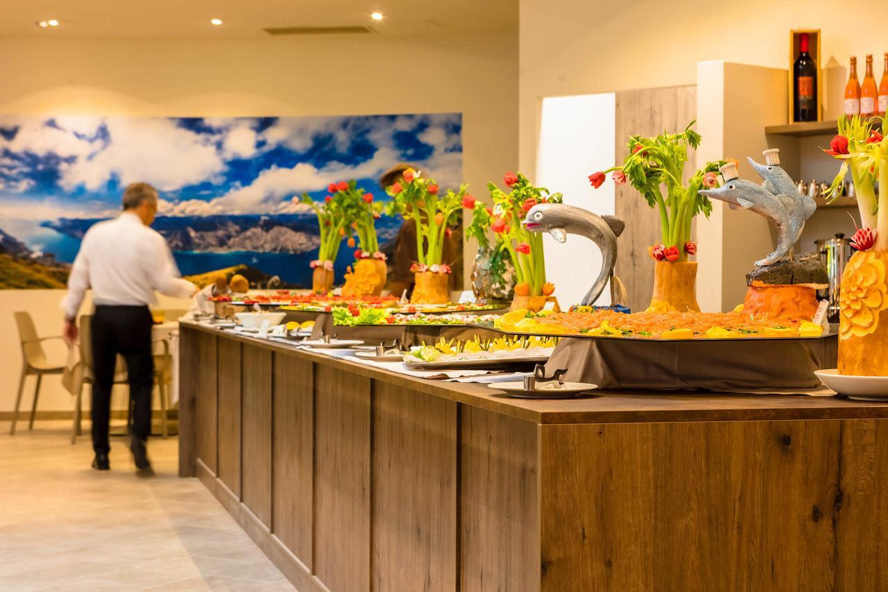 Le Torri Del Garda Familyspa Resort Тори дел Бенако Екстериор снимка