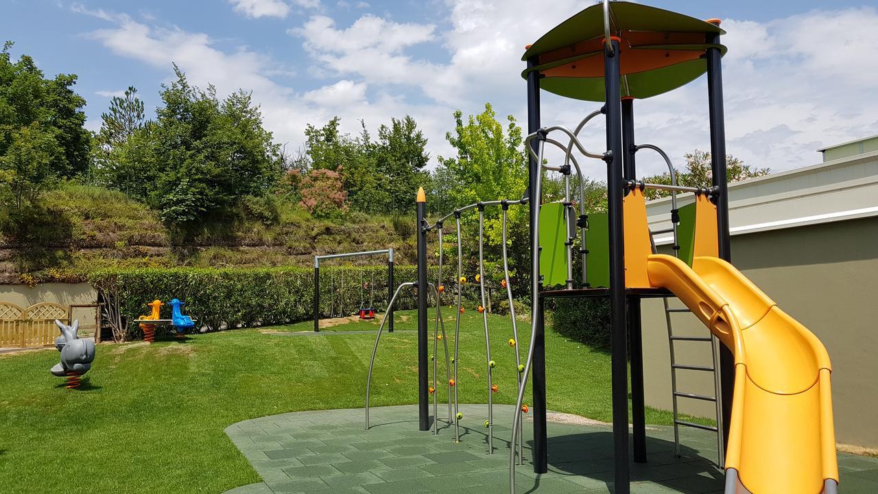Le Torri Del Garda Familyspa Resort Тори дел Бенако Екстериор снимка