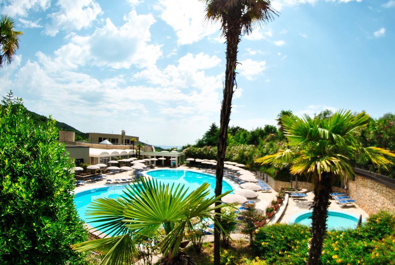 Le Torri Del Garda Familyspa Resort Тори дел Бенако Екстериор снимка