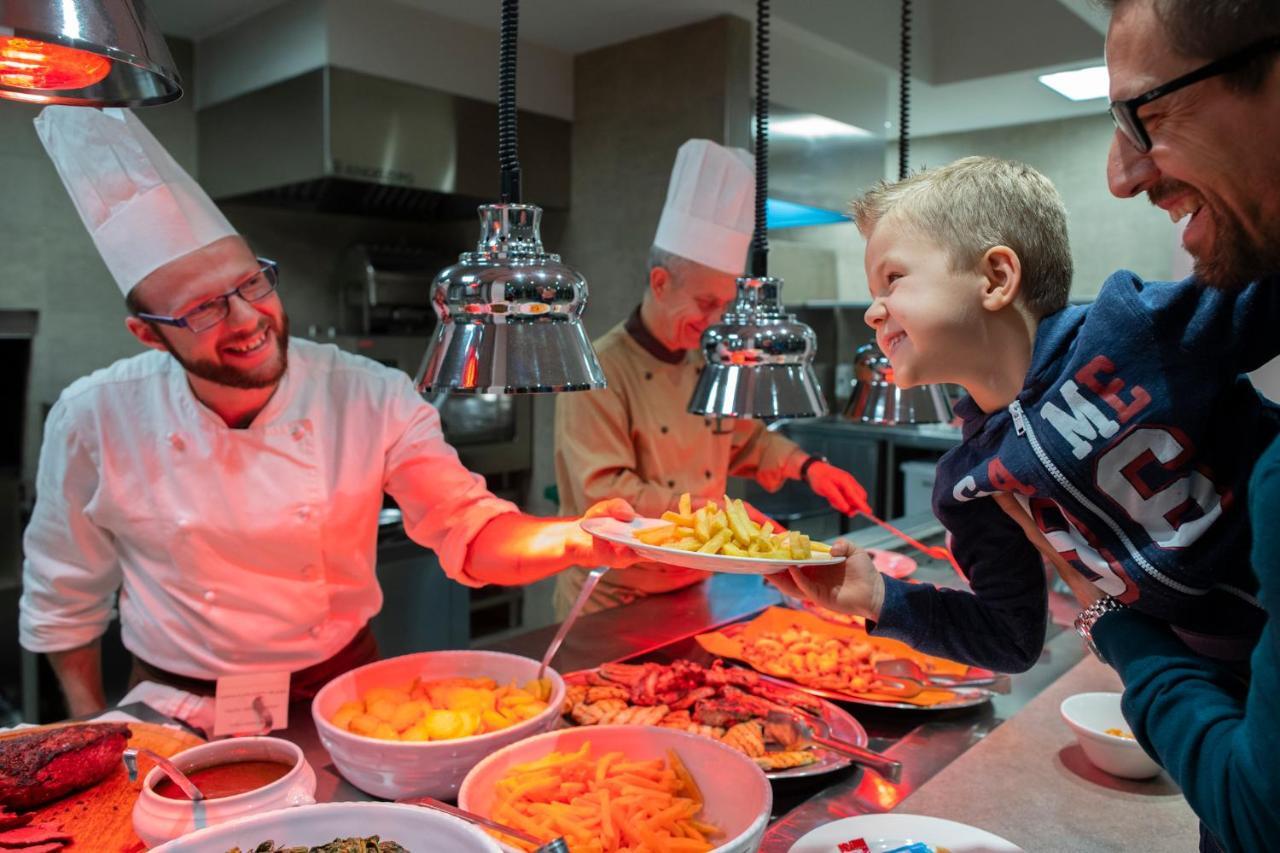 Le Torri Del Garda Familyspa Resort Тори дел Бенако Екстериор снимка