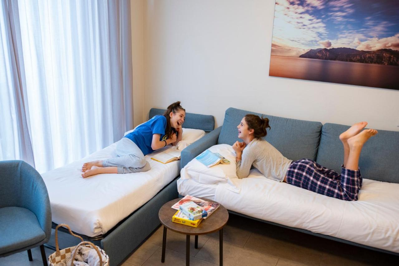 Le Torri Del Garda Familyspa Resort Тори дел Бенако Екстериор снимка